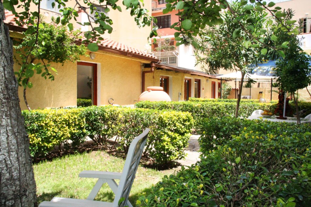 Bed And Breakfast Alghero Solemare - Giardino B&B Alghero Appartamenti Alghero